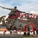 MAYAYAMAN, MAKAPANGYARIHAN, AT MGA POLITIKO AY GALIT SA MGA BAYANI